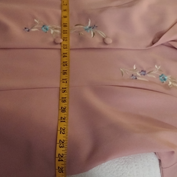 Women's pastel pink jacket & matching skirt - Picture 8 of 12